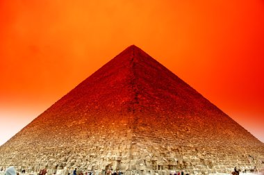 büyük giza Piramidi