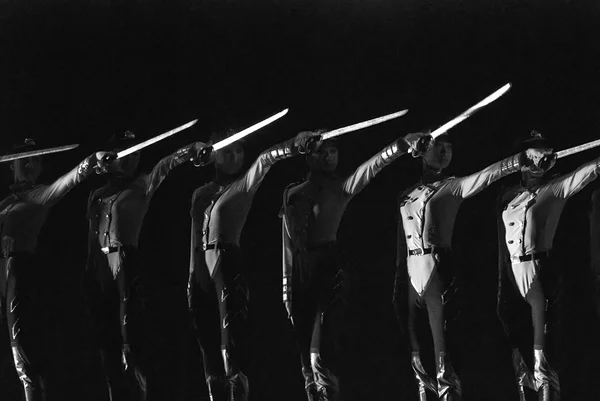 Chinese modern dancers — Stock Photo, Image