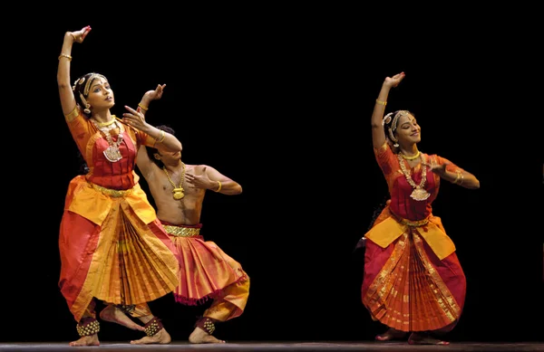 Indické bharatanatyam tanečnice — Stock fotografie