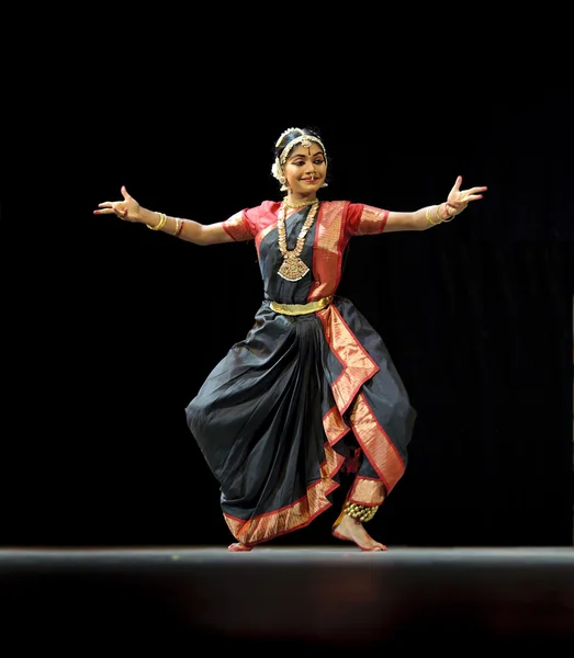 Bharatanatyam indyjski tancerz — Zdjęcie stockowe