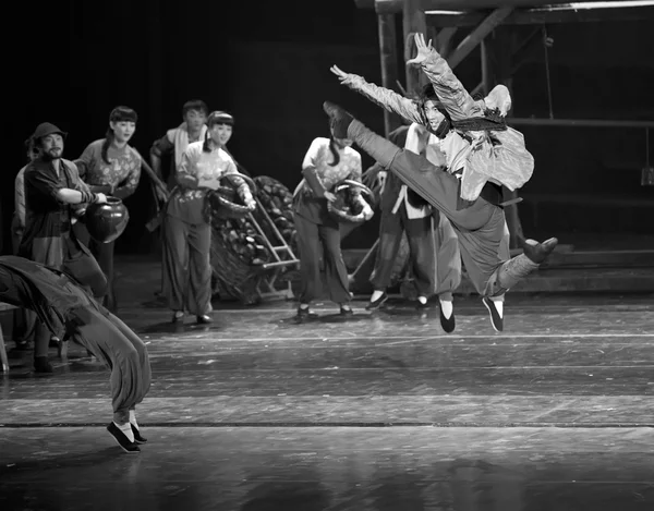 The famous chinese dance drama : Railway Guerrillas — Stock Photo, Image