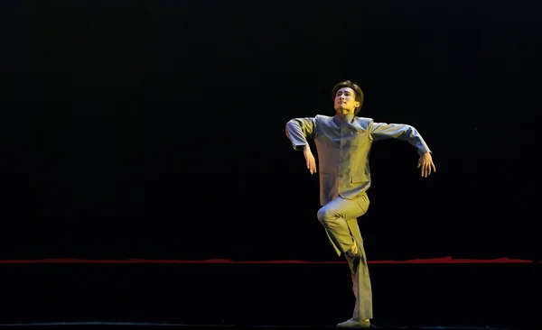 Profesyonel modern dansçı — Stok fotoğraf