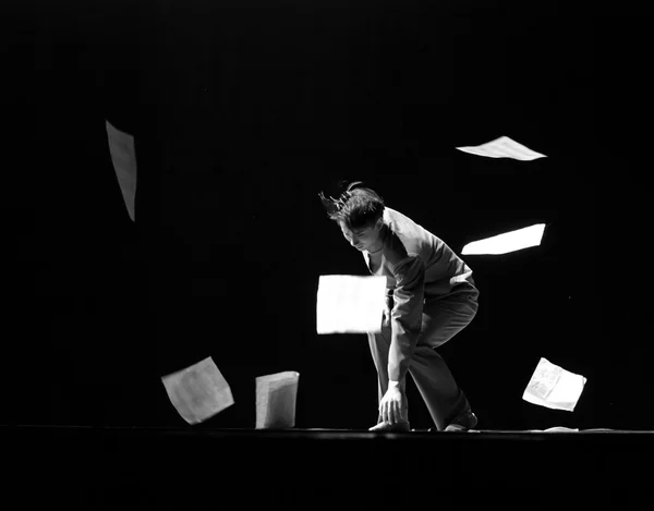 Chinese modern dancer — Stock Photo, Image