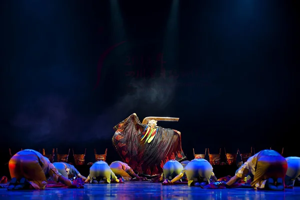 Chinese national dancers — Stok fotoğraf