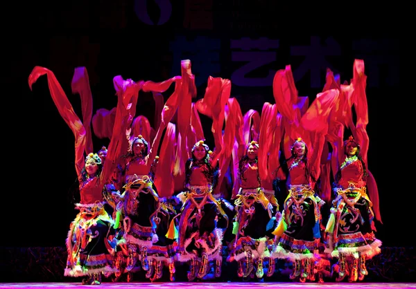 中国藏族民族舞蹈 — 图库照片