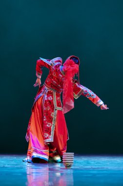 oldukça Çin Tibet dans eden kız