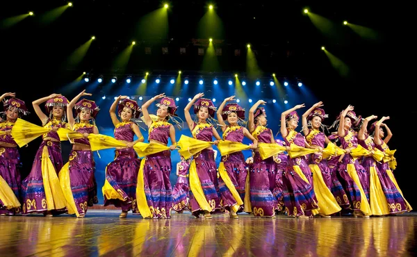 Chinese ethnic dance of Yi nationality — Stock Photo, Image