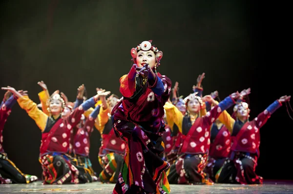 Chinês tibetano nacional dança meninas — Fotografia de Stock