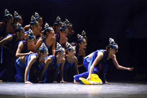 Chinese national dancers — Stock Photo, Image