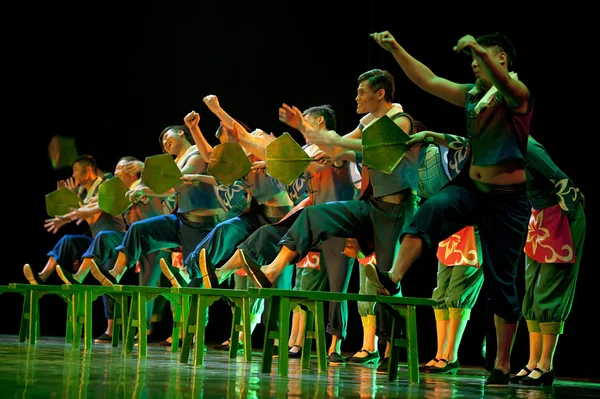 Κινεζική εθνική χορευτές — Φωτογραφία Αρχείου