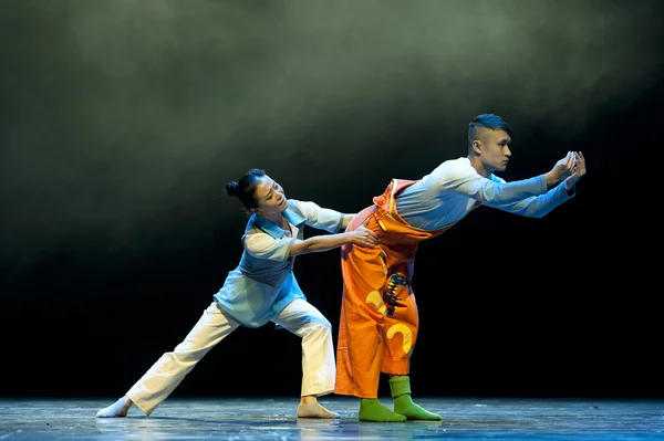 Chinese modern dancers — Stock Photo, Image