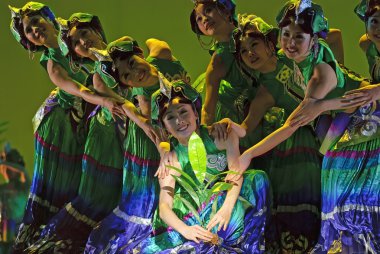 oldukça Çin dansçılar 