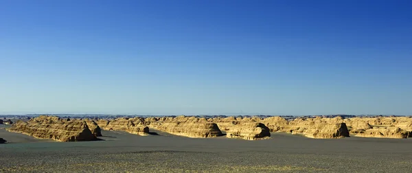Surface unique de terre de yadan dans le désert de Gobi à Dunhuang, Chine — Photo