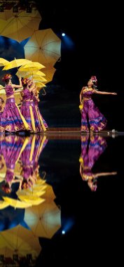 Çin etnik dans yi milliyet