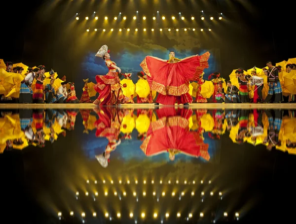 Chinese ethnic dance of Yi nationality — Stock Photo, Image