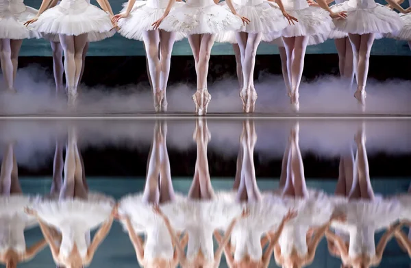 Nohy baletních tanečníků — Stock fotografie