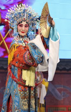 oldukça Çince Geleneksel opera oyuncu tiyatro kostüm