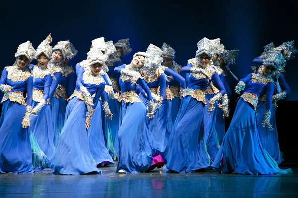 Jolies danseuses nationales chinoises — Photo