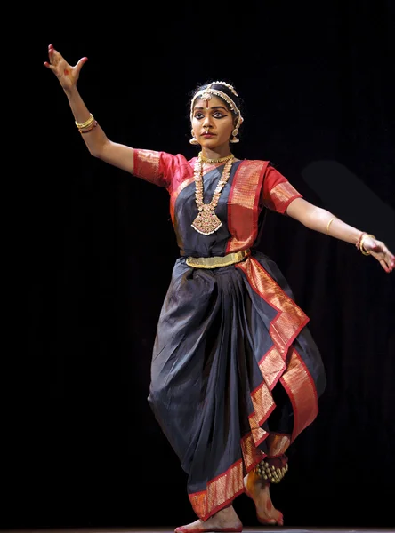 인도 Bharatanatyam 댄서 — 스톡 사진