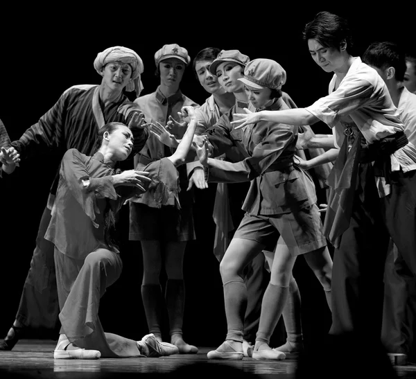 Chinesisches Ballett: Die rote Ablösung der Frauen — Stockfoto