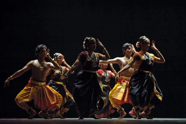 Indian Bharatanatyam dancer — Stock Photo, Image