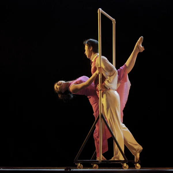 Modern duo dancers — Stock Photo, Image