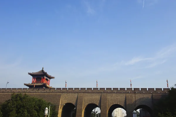 Torre de puerta de ciudad única china en Xi 'an, China — Foto de Stock