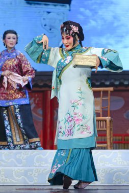 oldukça Çince Geleneksel opera oyuncu tiyatro kostüm