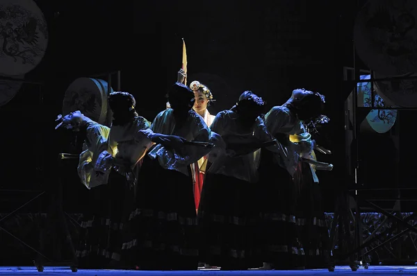 Korean ethnic dancers — Stock Photo, Image