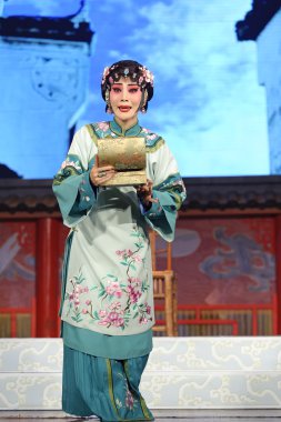 oldukça Çince Geleneksel opera oyuncu tiyatro kostüm