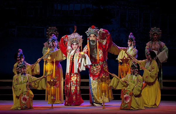 Chinese traditional opera actors with theatrical costume — Stock Photo, Image