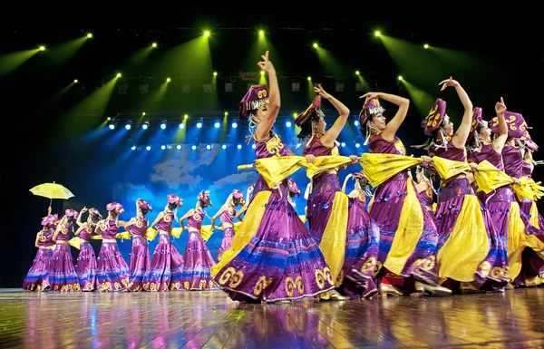 Chinese ethnic dance of Yi nationality — Stock Photo, Image