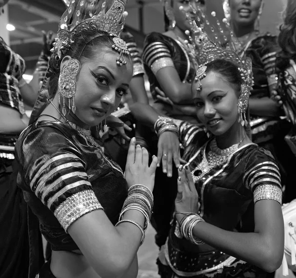 Bailarines tradicionales de Sri Lanka — Foto de Stock