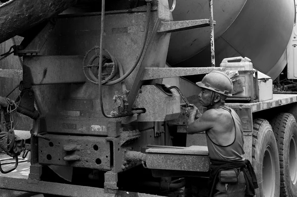 Hardworking laborer on construction site — Stock Photo, Image