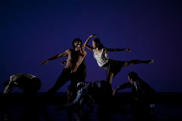 Bailarines de ballet modernos — Foto de Stock