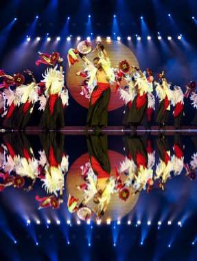 Çin etnik dans yi milliyet