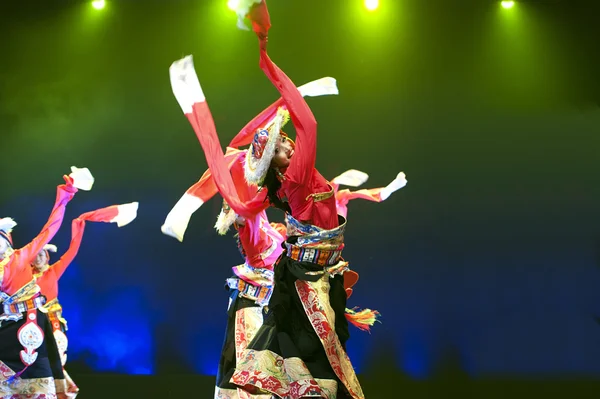 Chinese tibetan national dancers — Stock Photo, Image