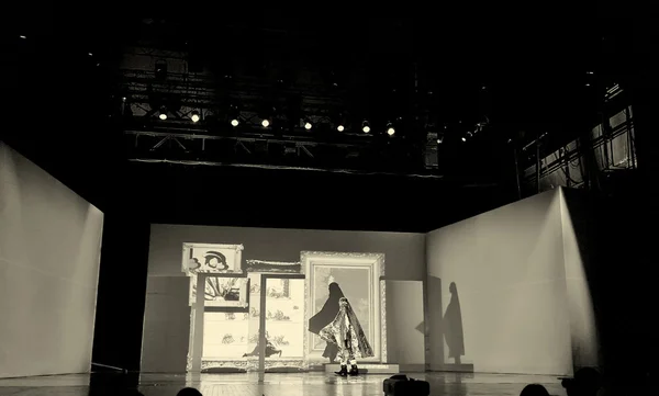 Frence modern dansçı — Stok fotoğraf