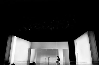 Modern dansçı Fransız