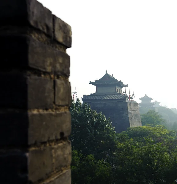 Backlighting chinês único cidade portão torre em Xi 'an, China — Fotografia de Stock