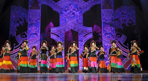 Chinese ethnic dance of Yi nationality — Stock Photo, Image