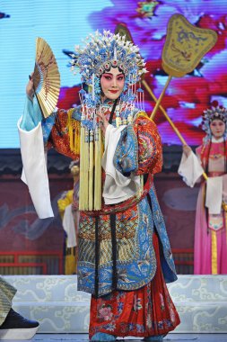 oldukça Çince Geleneksel opera oyuncu tiyatro kostüm