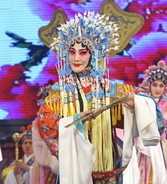 oldukça Çince Geleneksel opera oyuncu tiyatro kostüm