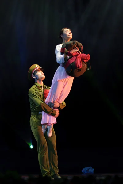 Chinese modern dance — Stock Photo, Image