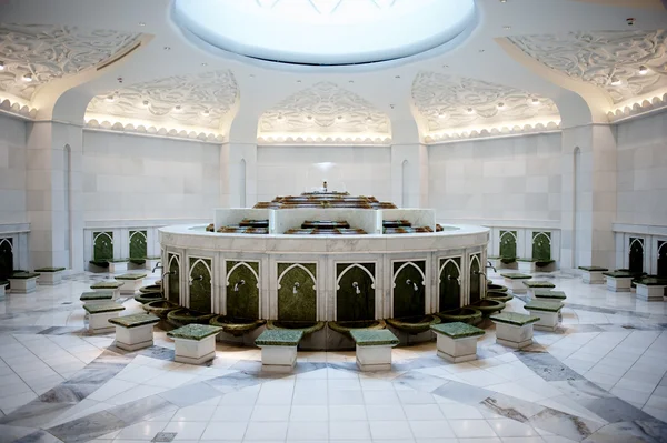 Gorgeous interior of grand mosque — Stock Photo, Image