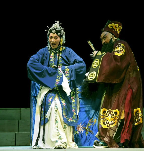 Ator de ópera tradicional chinesa com traje teatral — Fotografia de Stock