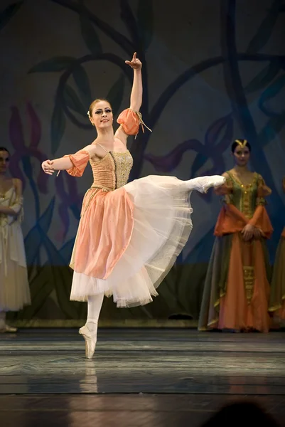 Pretty ballet dancer — Stock Photo, Image