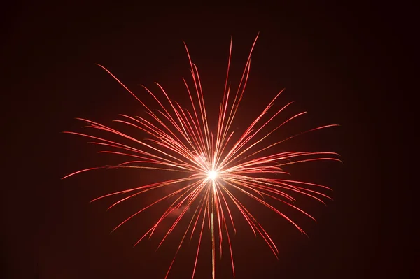 Fuegos artificiales festivos de colores brillantes —  Fotos de Stock