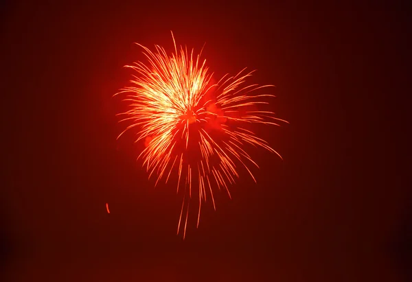 明るくカラフルなお祭り花火大会 — ストック写真