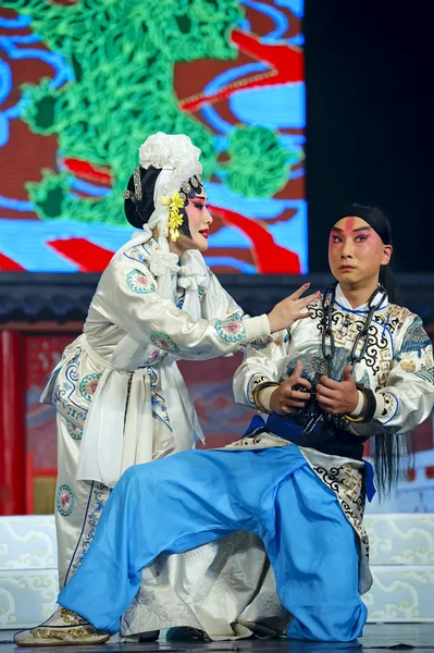 Chinese traditional opera actor with theatrical costume — Stock Photo, Image